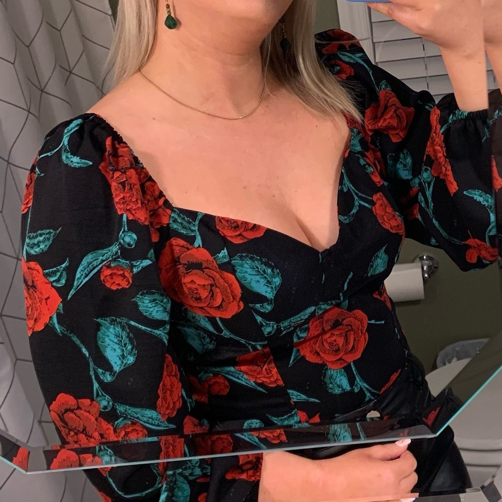 Rose Print Top - Picture 7 of 7